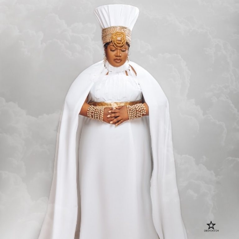 Amb. Sis. Chinyere Udoma - I Am That I Am
